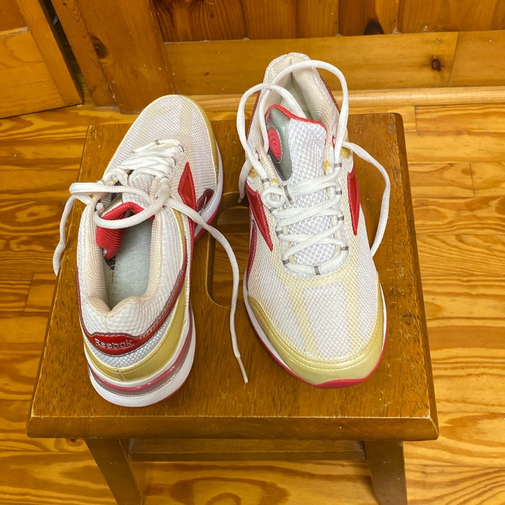 Reebok Awesome sneaker design with different colors
